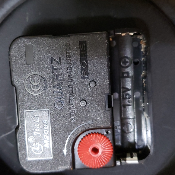 Old Metal Clock - Picture 5 of 10